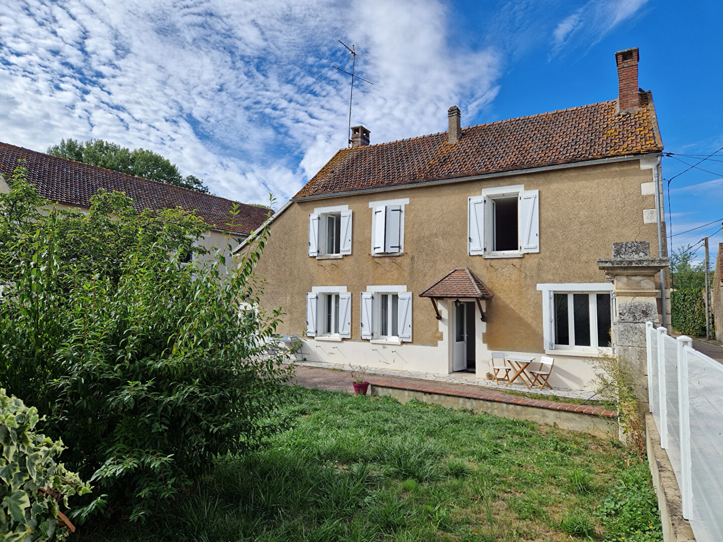 MAISON RENOVEE - 3 pièces - 2 CHAMBRES - JARDIN