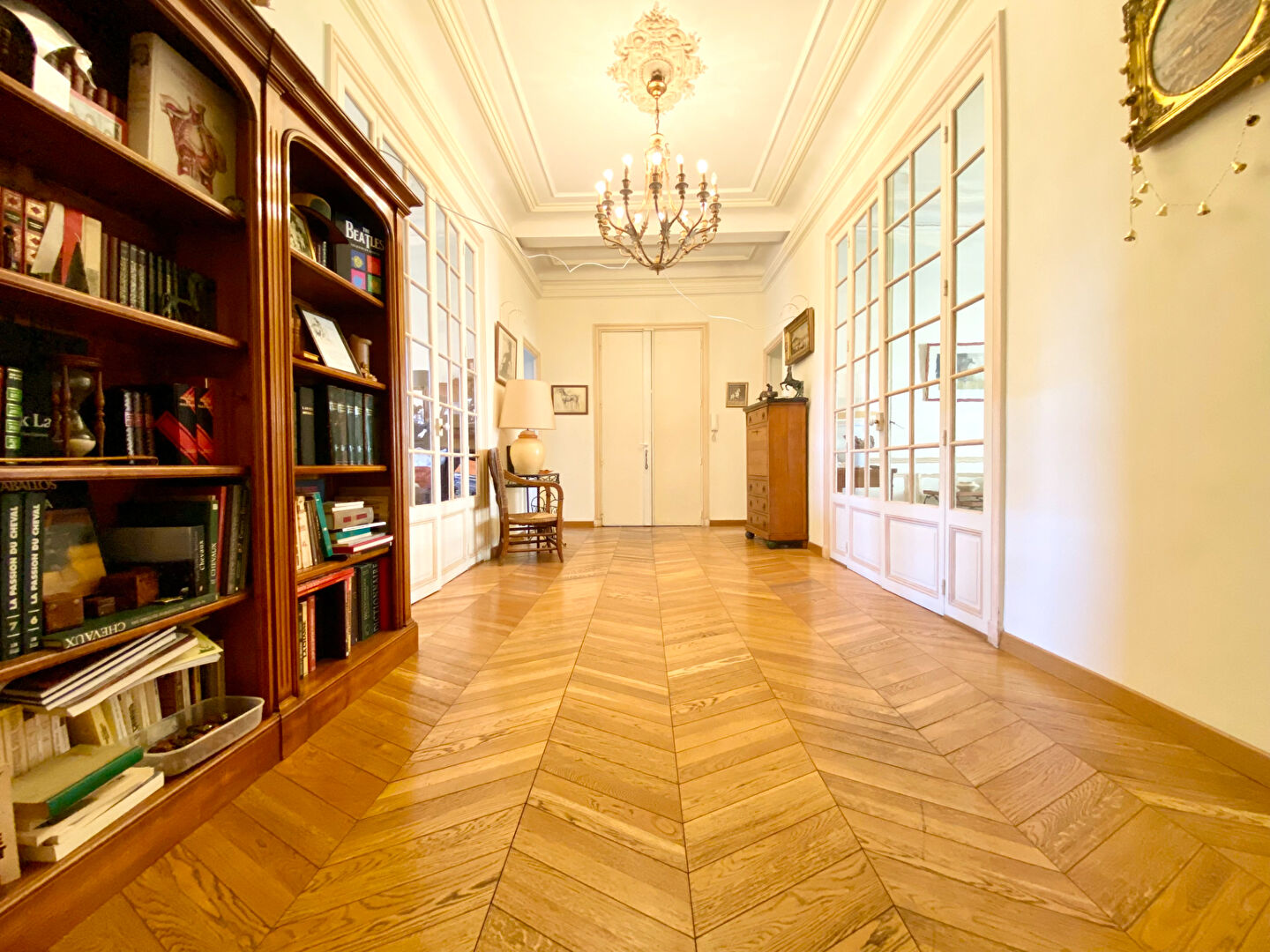 APPARTEMENT BOURGEOIS T5 DE 187M2 SUR LES HAUTS DE PERIER EN PLEIN CARRE D'OR