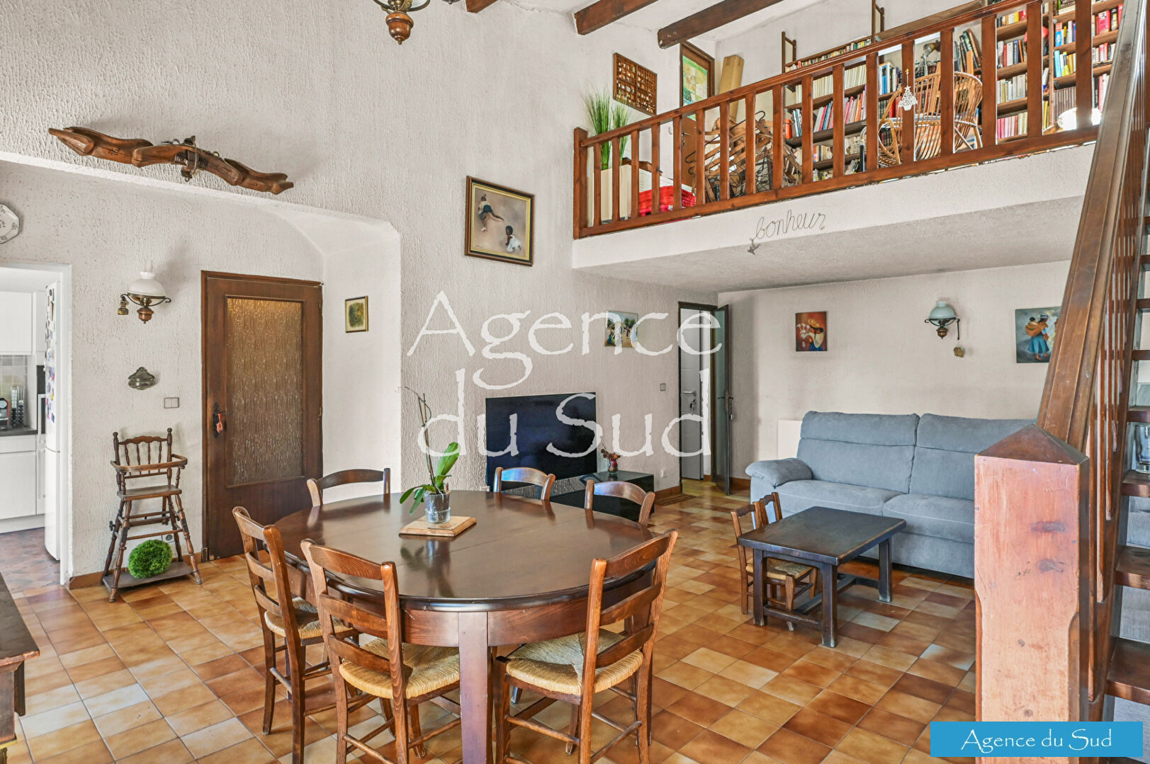 Photo VILLA T5 AVEC DEPENDANCE ET GARAGE image 4/6