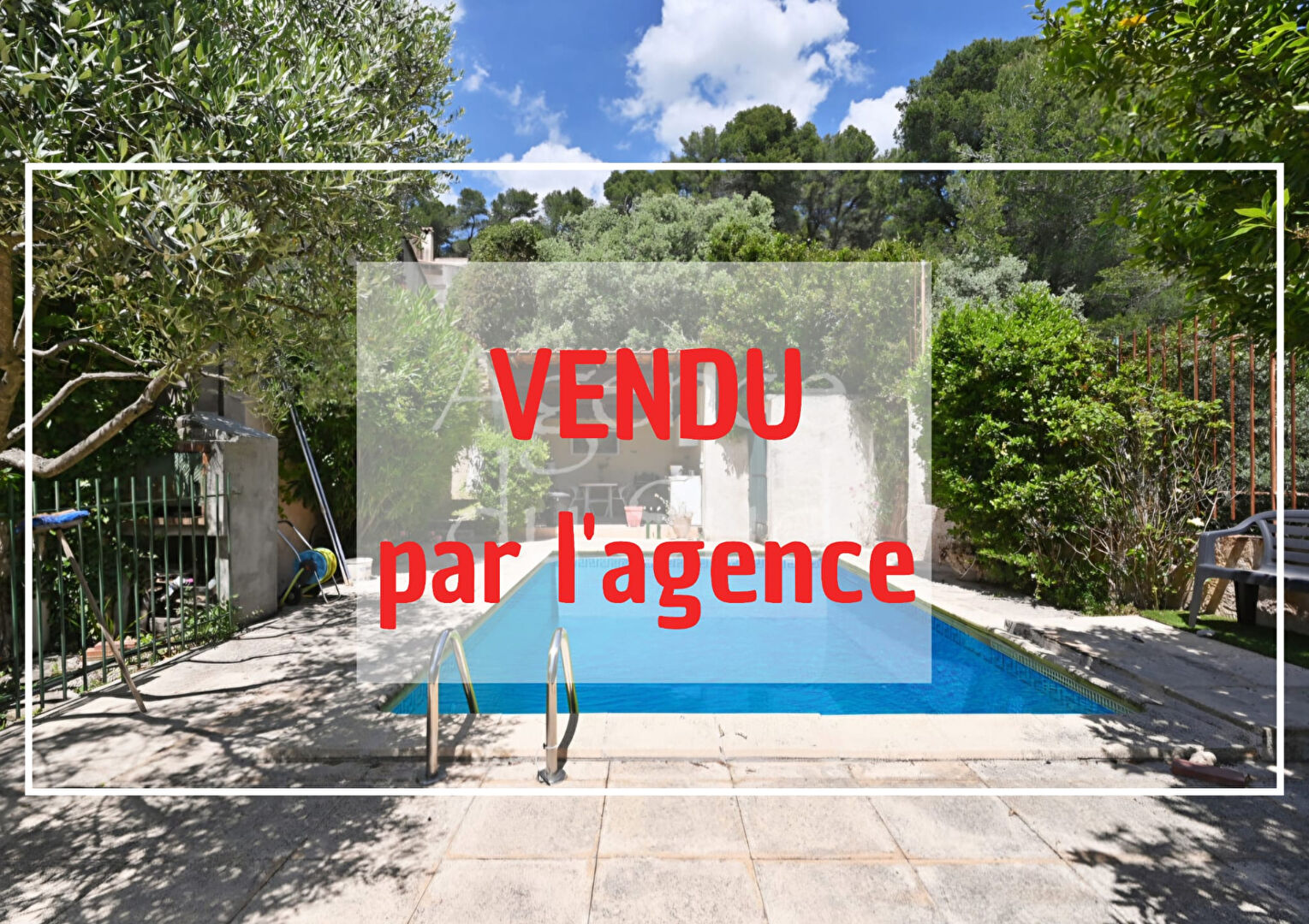 Vaste propriété à PEYPIN de 341m² ( 248m² loi carrez )   - 9 pièces - 1400m² terrain piscine - garage et atelier