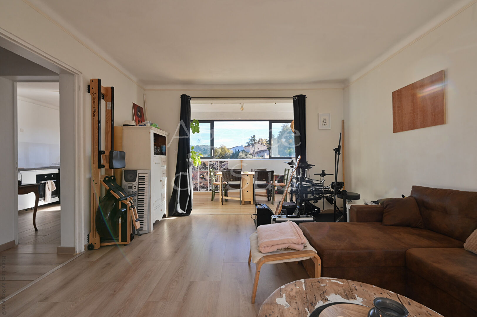 HAUT DE VILLA - PEYPIN -  6 pièce(s)  145 m² loi carrez ( 174 m² au sol )