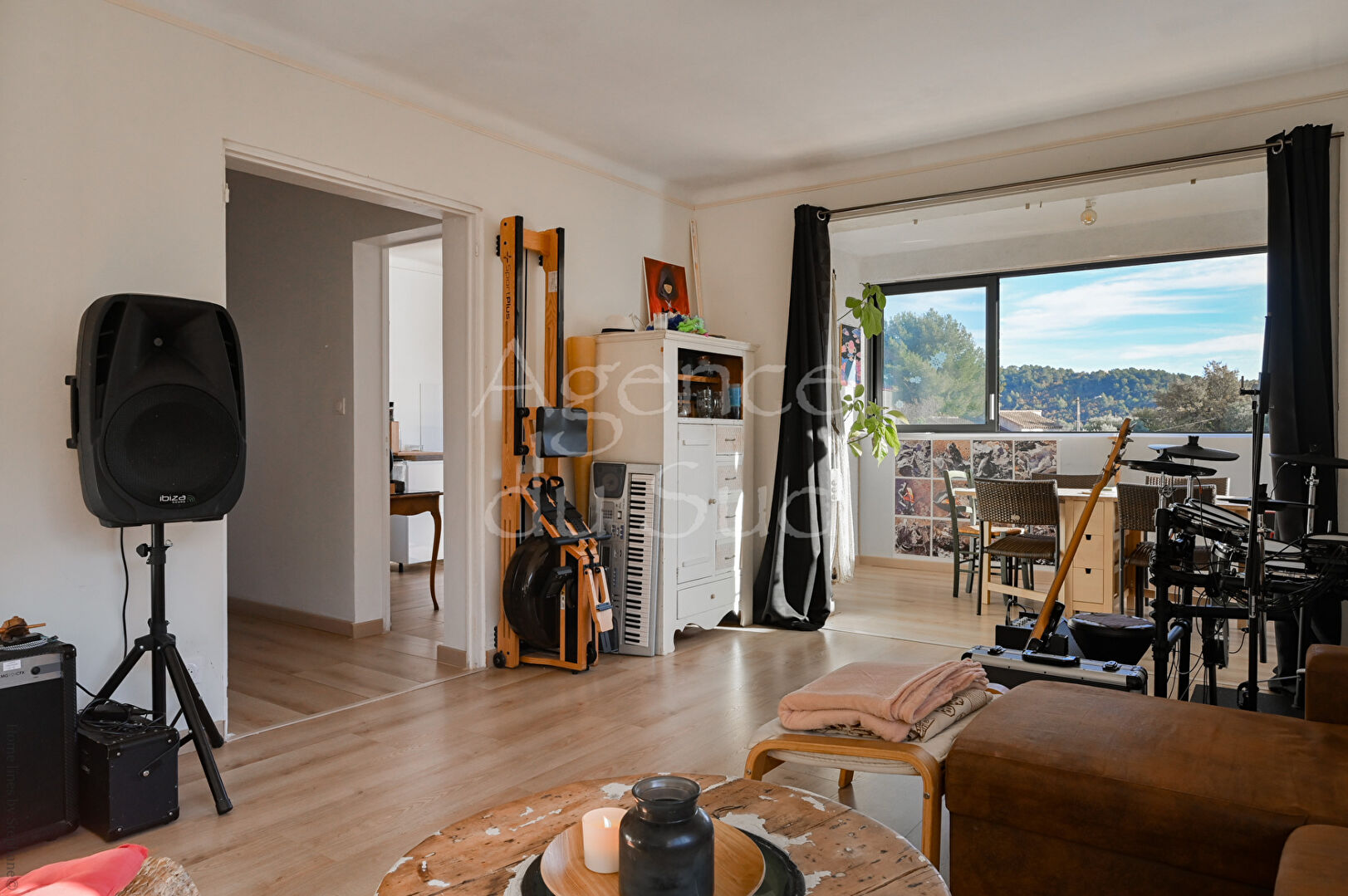 Photo HAUT DE VILLA - PEYPIN -  6 pièce(s)  145 m² loi carrez ( 174 m² au sol ) image 4/6