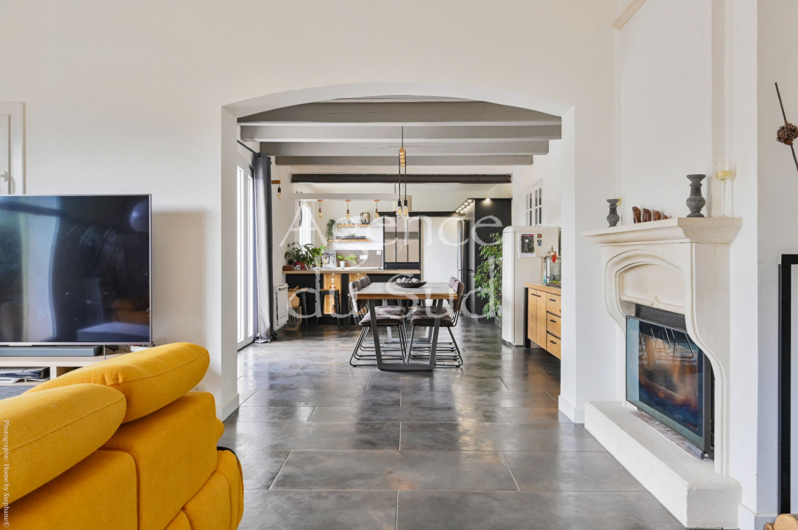 Photo Bastide Provençale contemporaine au caractère authentique image 5/6