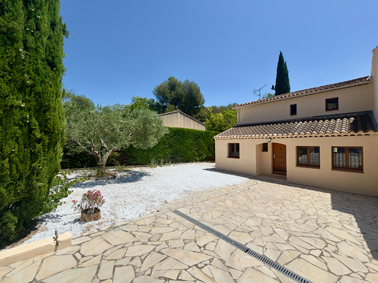 Agence immobilière de AGENCE DU SUD IMMOBILIER - AGENCE DU SUD Aubagne