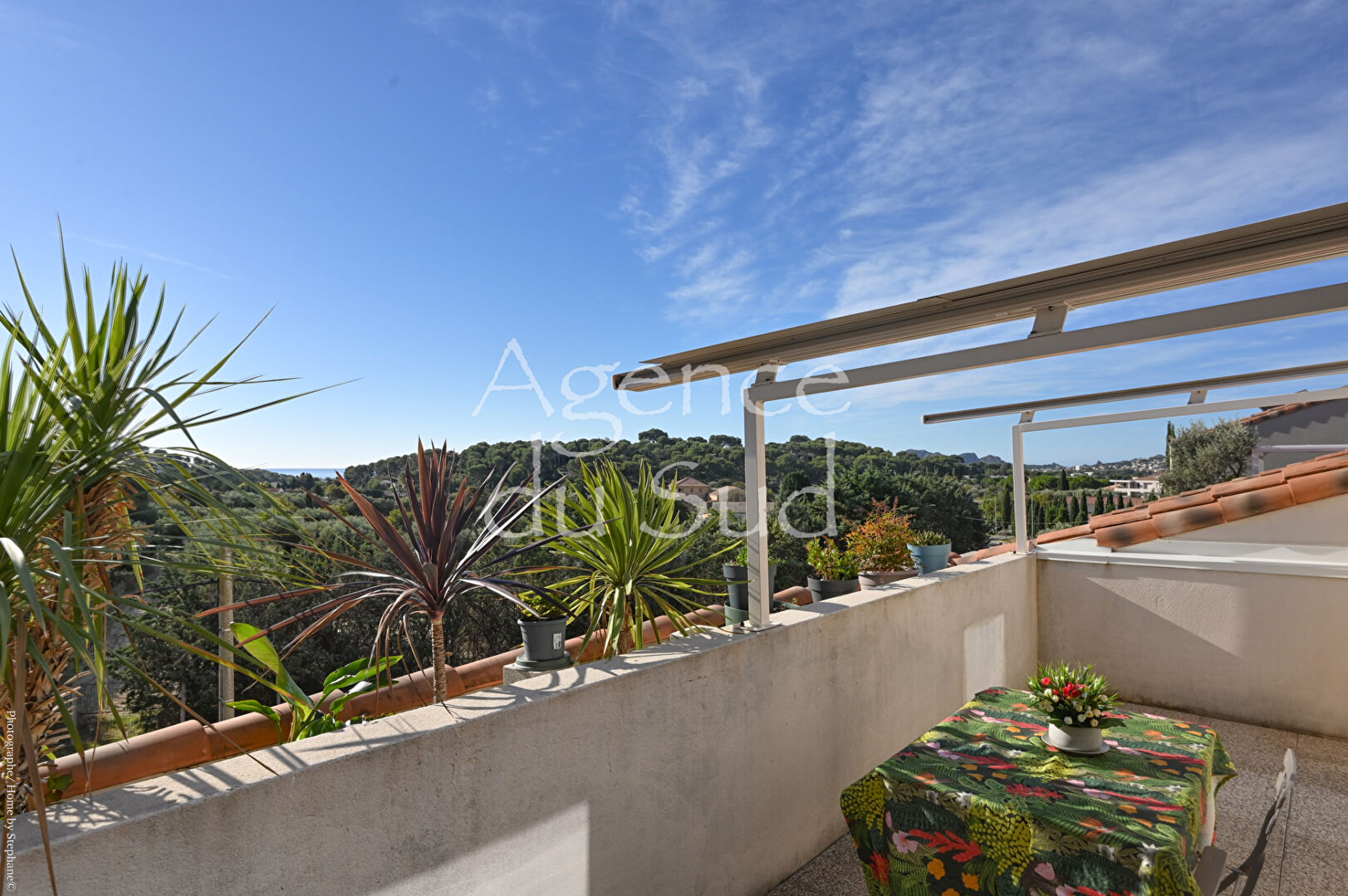 Photo Appartement La Ciotat type 4 84 m2 - Double stationnement et terrasse. image 3/6