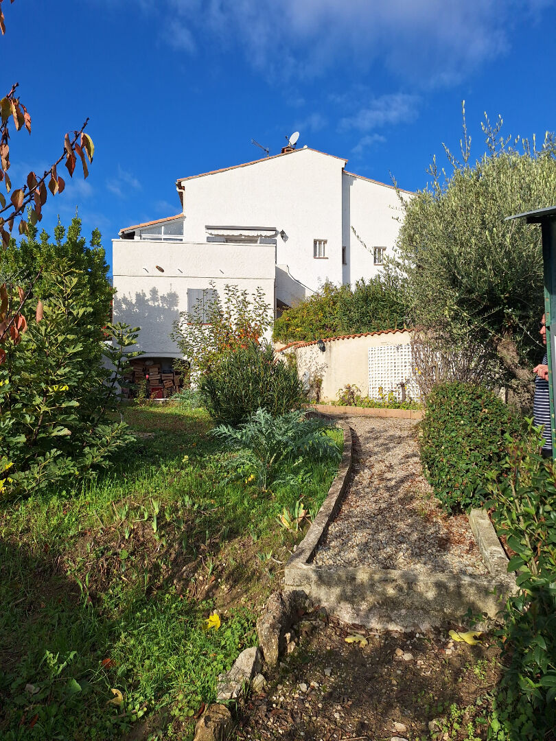 Photo Maison Cadolive 7 pièce(s) 140 m2 image 2/6