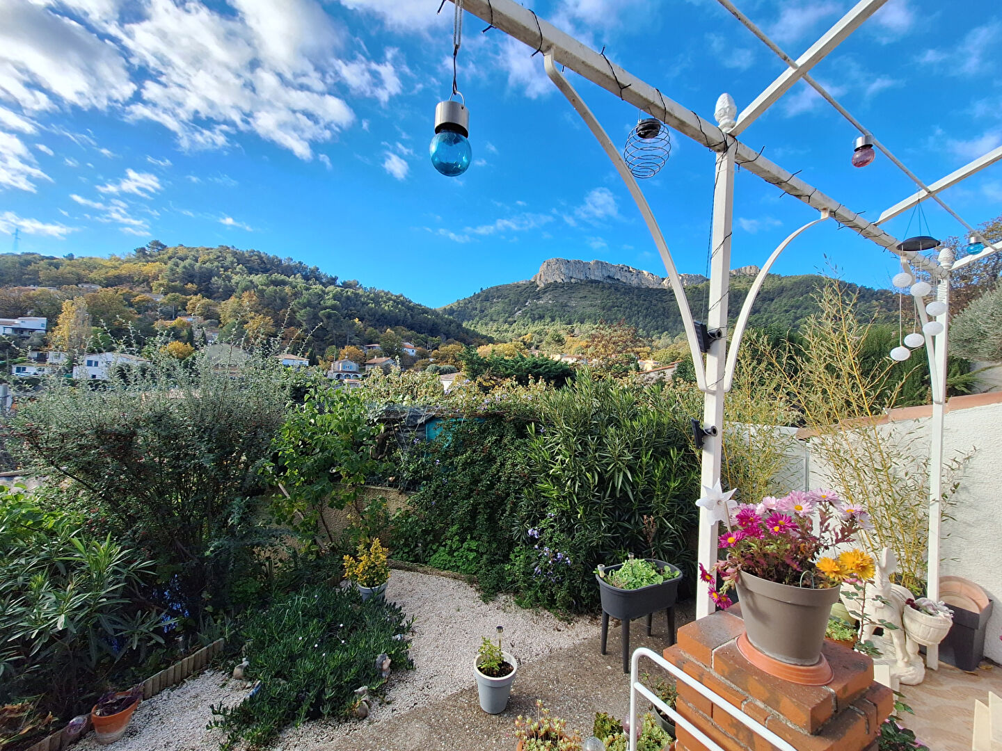 Photo Maison Cadolive 7 pièce(s) 140 m2 image 3/6