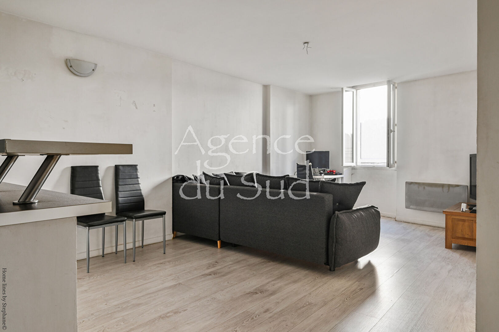 Photo IMMEUBLE CUGES LES PINS - 4 appartements + un local commercial image 1/4