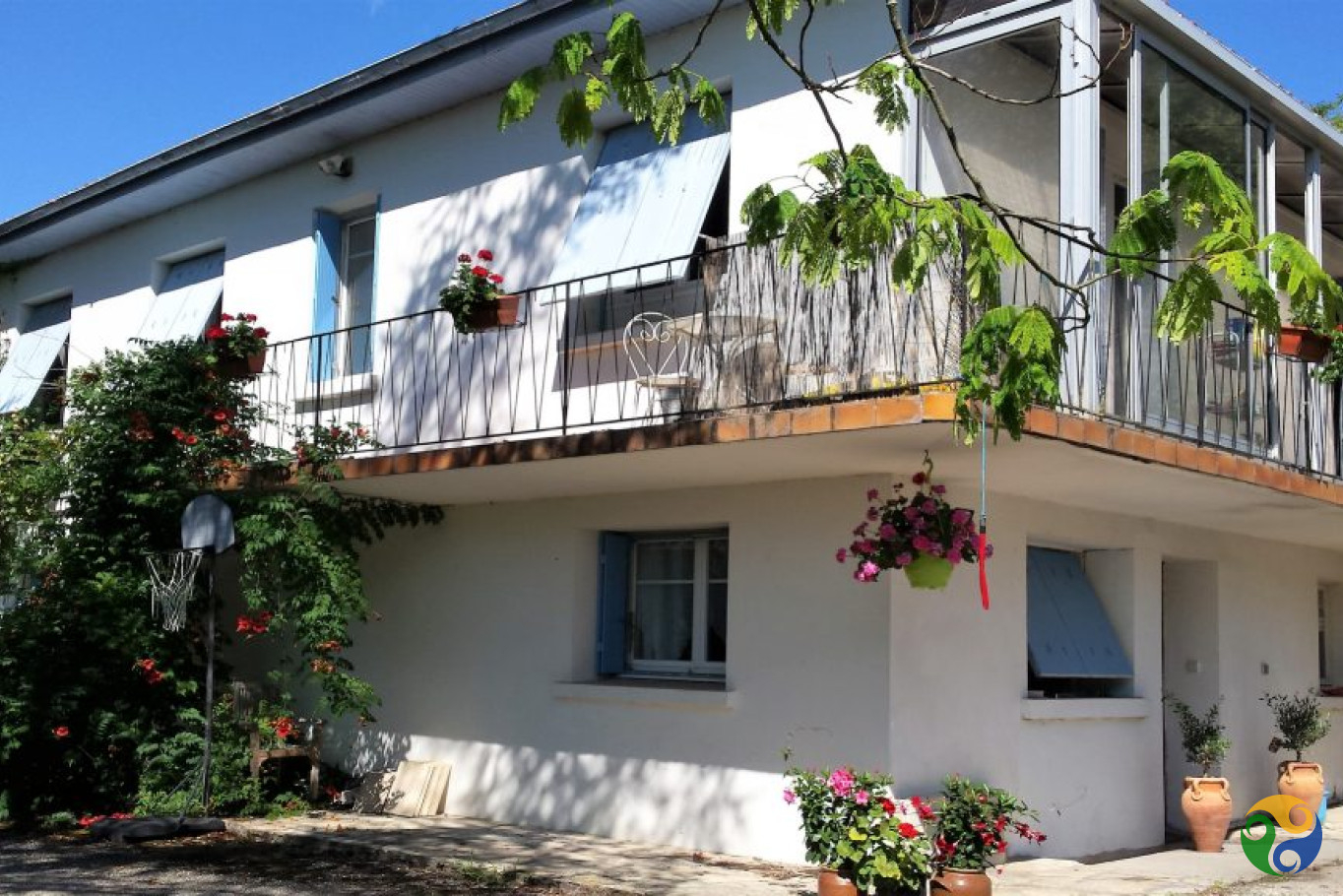 Photo LOT  et GARONNE-  Laroque Timbaut-Ensemble de 2 Maisons, Piscine,  Dépendances sur 5 Hectares image 2/6