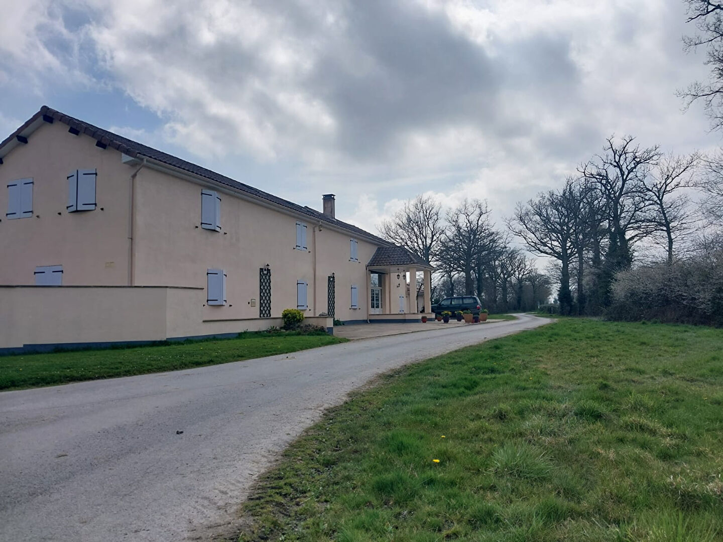 Photo Haute Vienne, Le Dorat, Superb Residence à La Campagne Avec 6 Chambres Et Piscine Interieur image 2/6