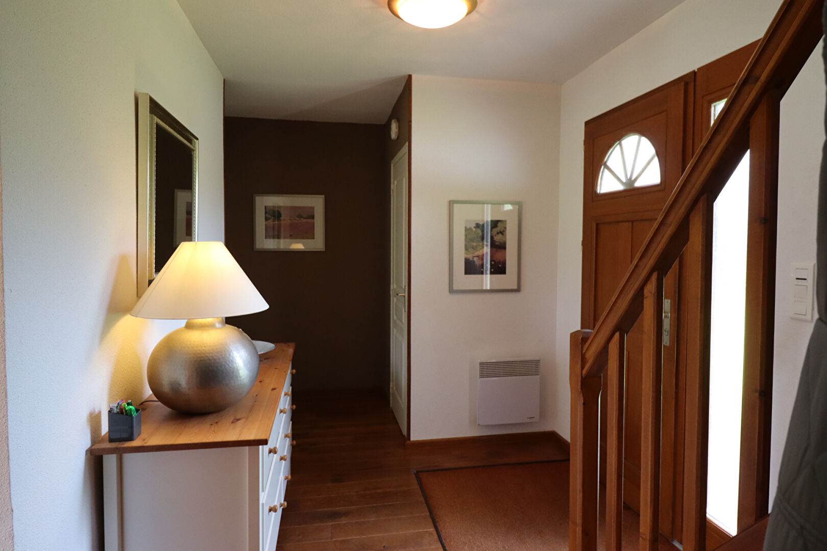 Photo CORREZE. Proche SEILHAC. Maison entièrement meublée avec 4 chambres, entourée d'un jardin plat. image 4/6