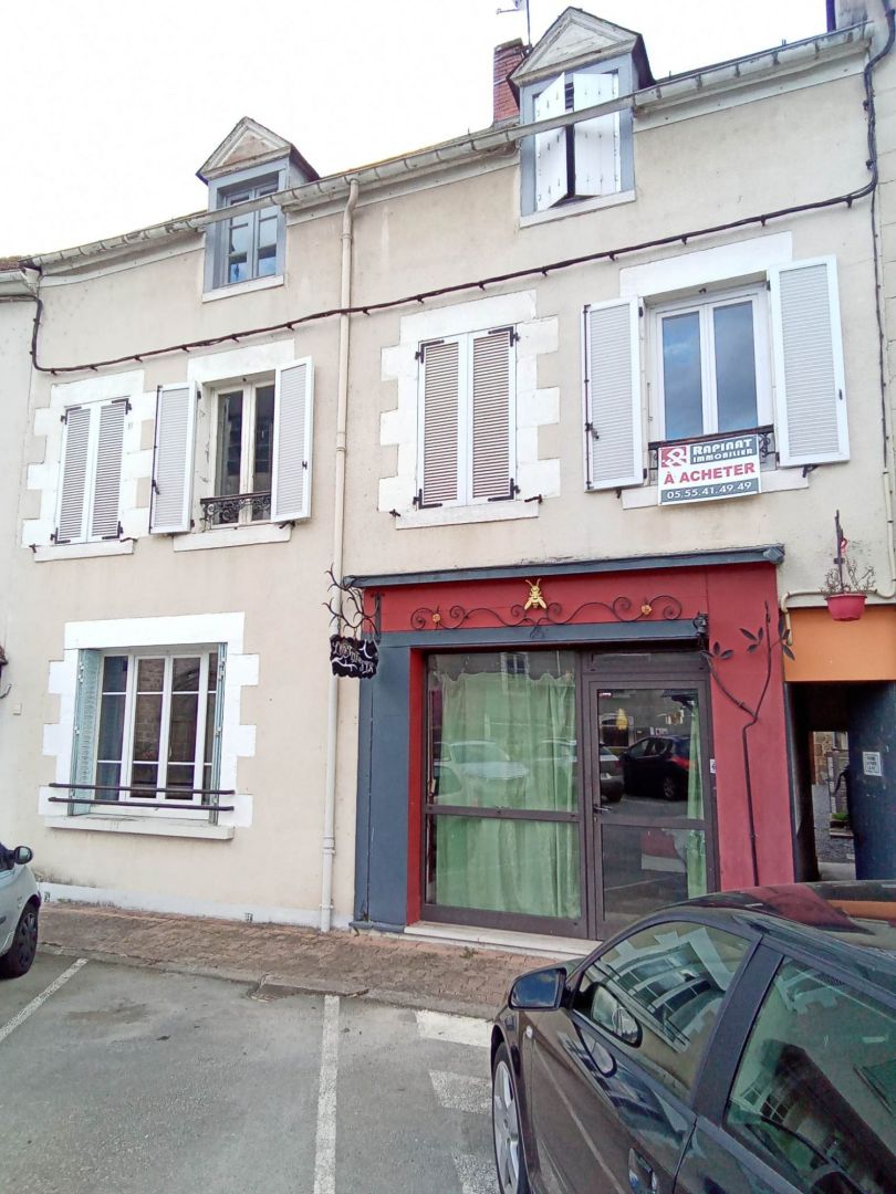 Five-bedroom property in Creuse, Nouvelle-Aquitaine, featuring a charming façade and large windows.