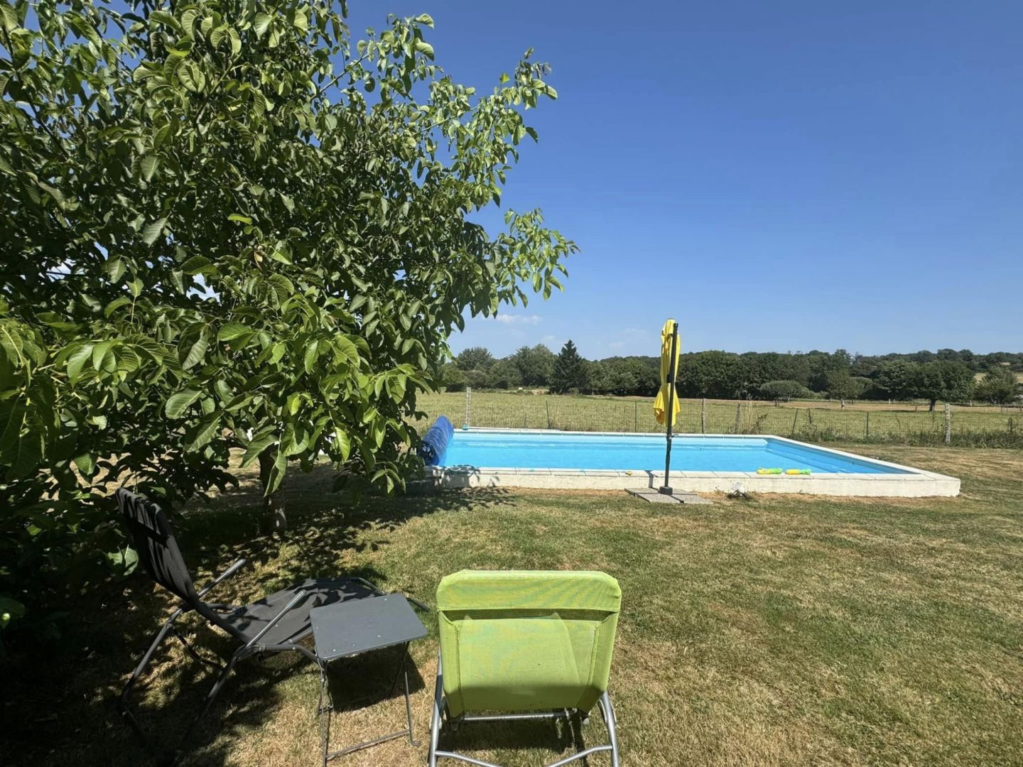 Photo CREUSE - Proche LA SOUTERRAINE - Superbe Maison Familiale Avec 2 Gîtes, 2 Granges Et Une Piscine image 5/6