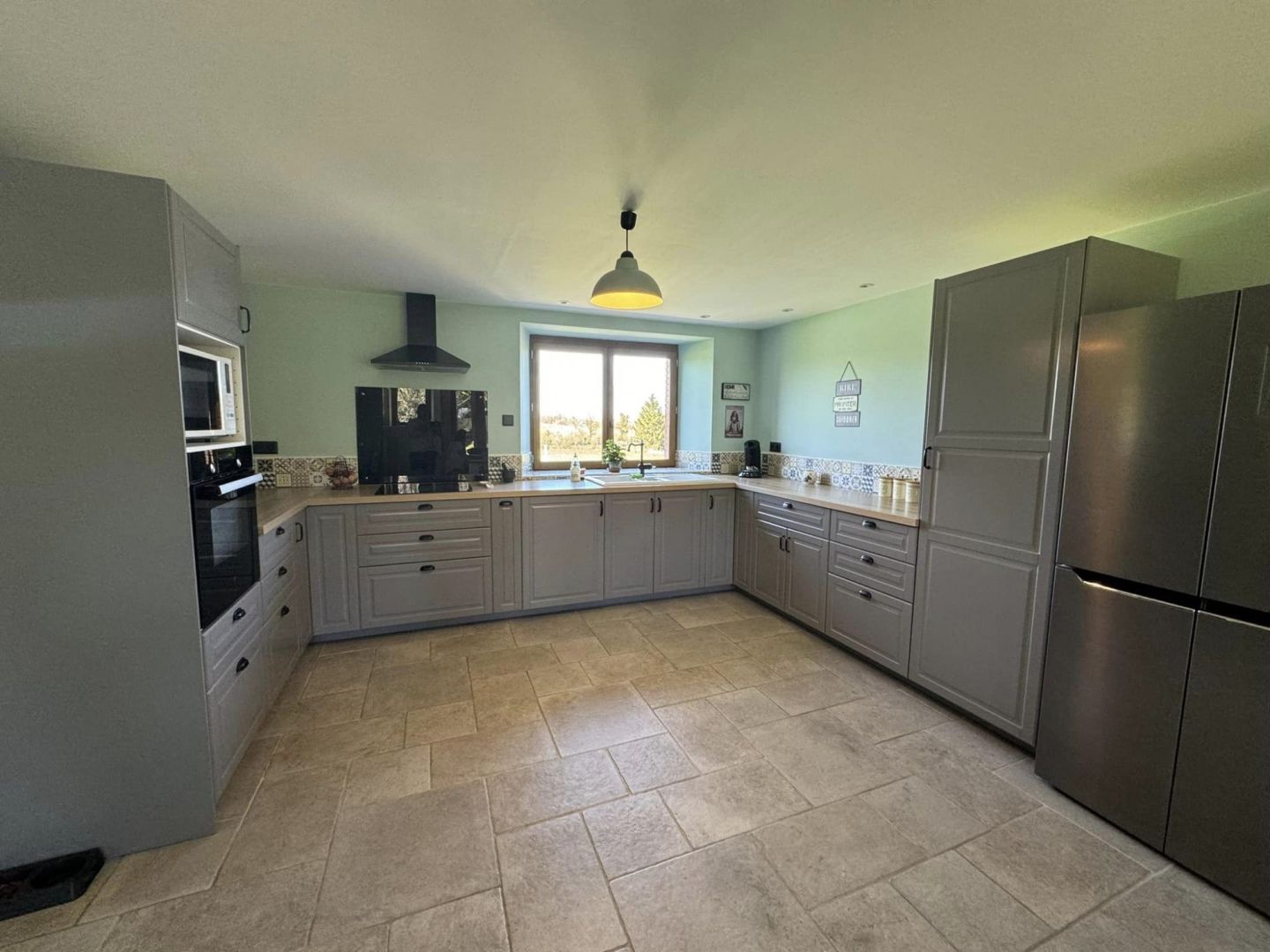 Photo CREUSE - Proche LA SOUTERRAINE - Superbe Maison Familiale Avec 2 Gîtes, 2 Granges Et Une Piscine image 6/6