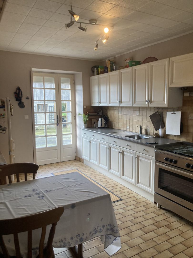 Photo MAYENNE - Gorron -Longère Spacieuse Avec De Nombreuses Dépendances image 2/6