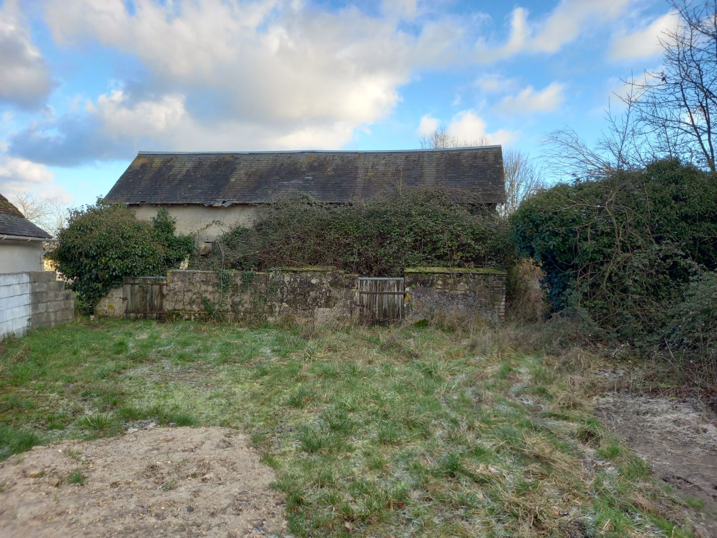 Photo INDRE ET LOIRE - Grange à Rénover, Belle Vue, Campagne Ouverte 1hectare De Terrain image 3/6