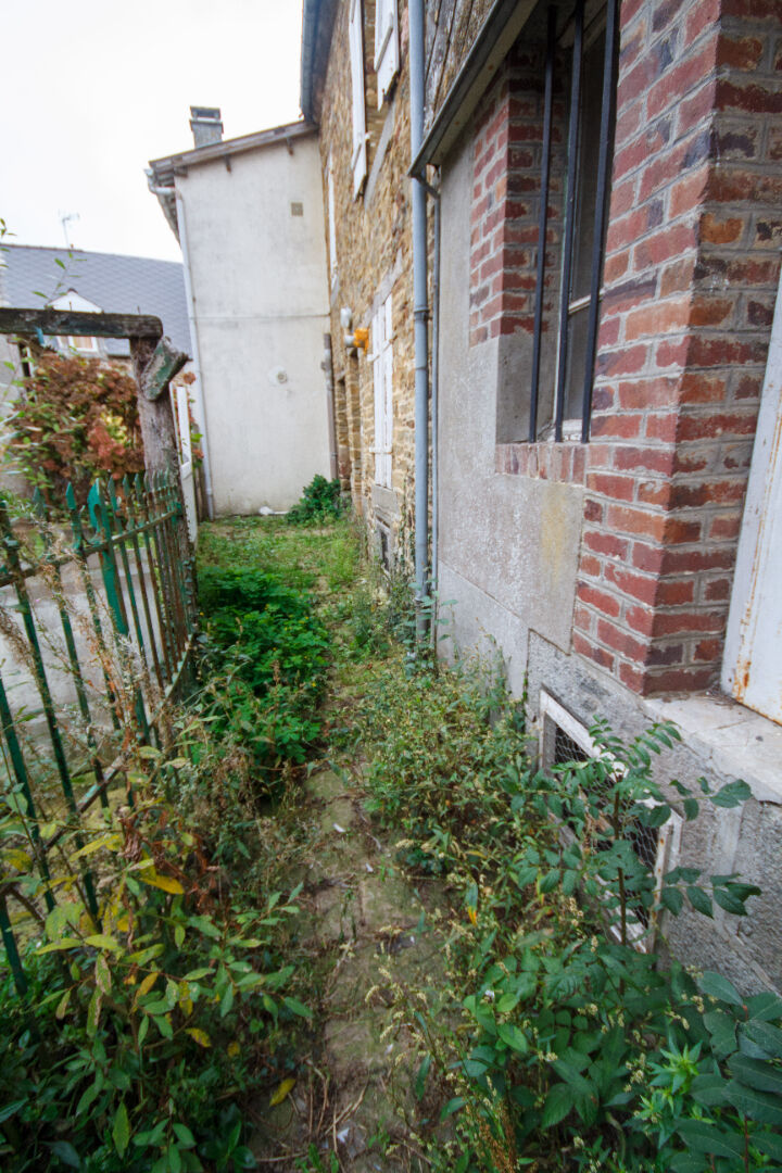 House in Couterne - Image 4