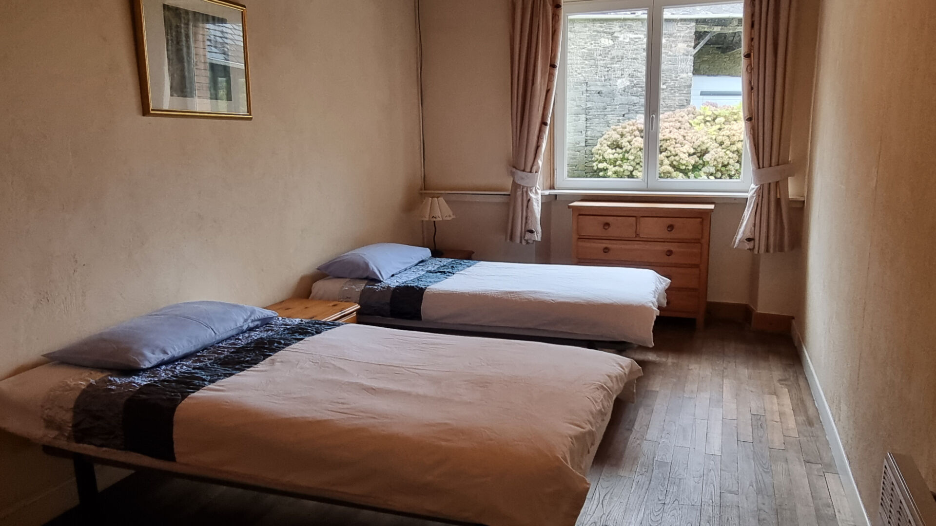 Photo COTES D'ARMOR, Caurel, Maison De 3 Chambres Avec Gîte Attenant De 2 Chambres, Dépendance, à Pied Du Lac image 4/6