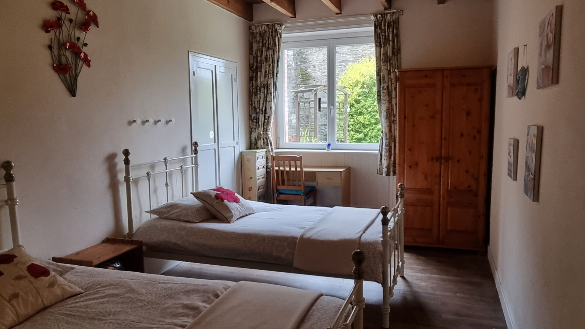 Photo COTES D'ARMOR, Caurel, Maison De 3 Chambres Avec Gîte Attenant De 2 Chambres, Dépendance, à Pied Du Lac image 5/6