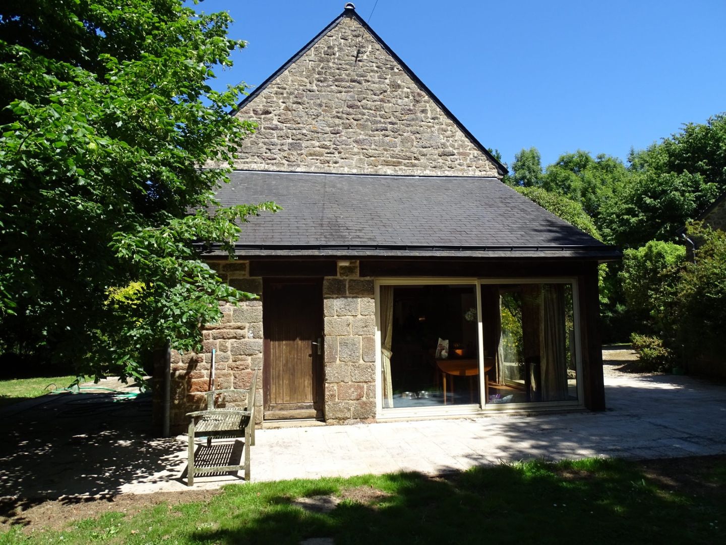 Photo COTES D'ARMOR, proche Glomel, Manoir avec 2 gîtes et 4 hectares de terrain image 4/6