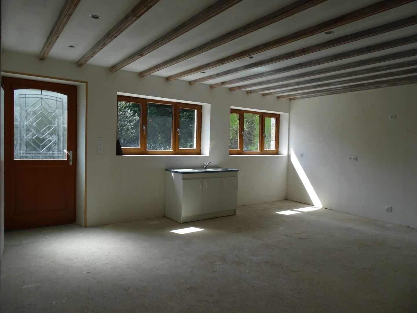 Photo COTES D'ARMOR proche de Bourbriac, maison en pierre de 3 chambres et récemment rénovée image 3/6