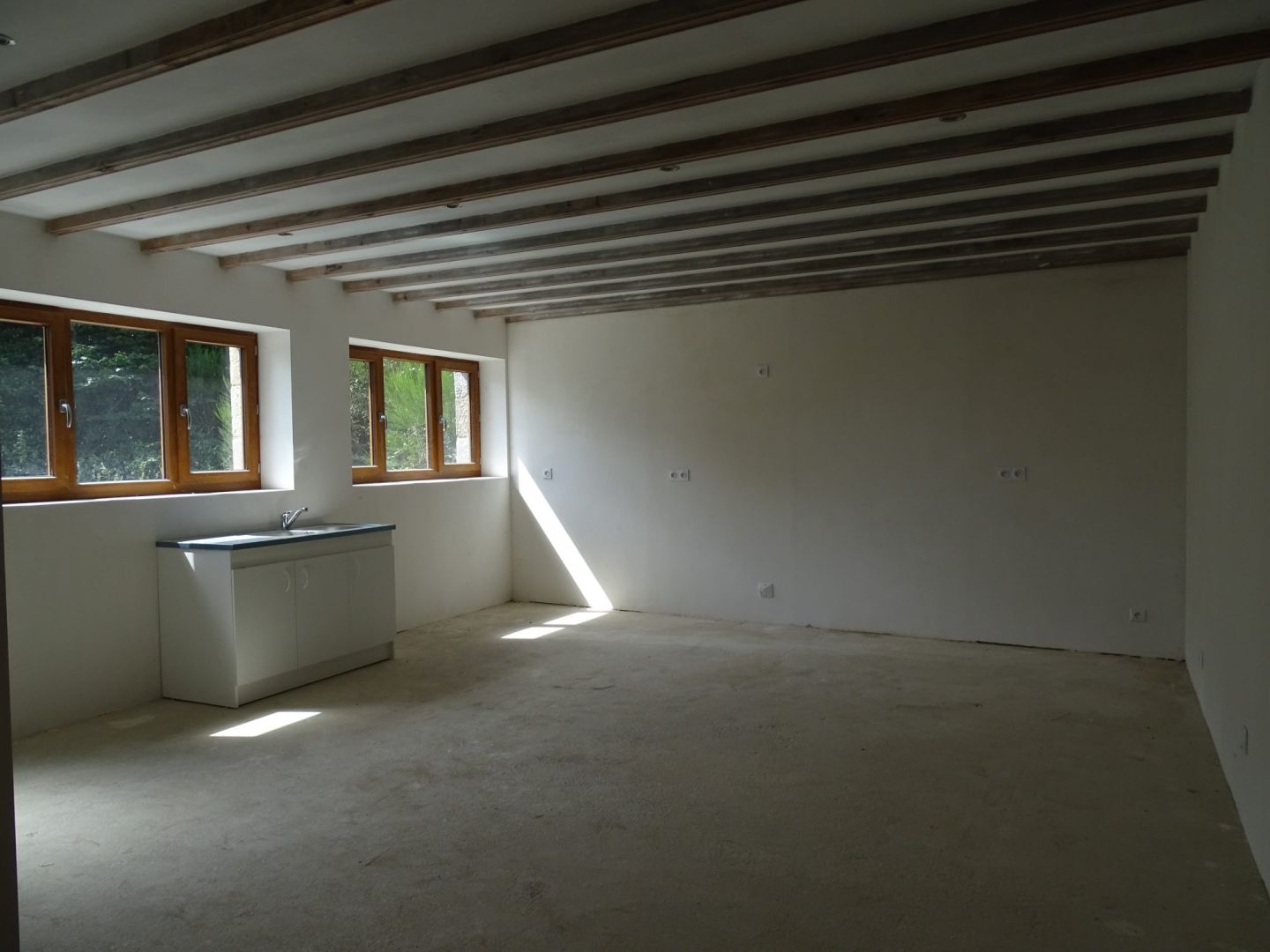 Photo COTES D'ARMOR proche de Bourbriac, maison en pierre de 3 chambres et récemment rénovée image 4/6