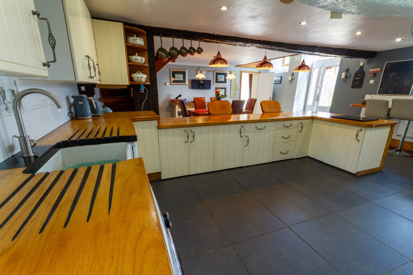 Photo ORNE Proche Tinchebray, Maison En Pierre Avec 5 Chambres Et Gite Avec 3 Chambres image 5/6