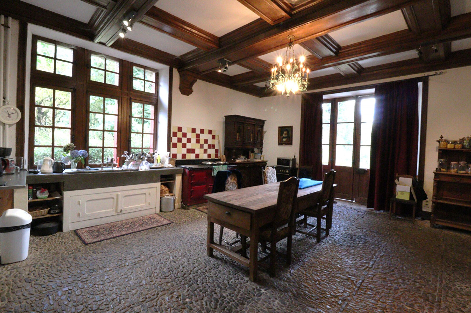 Photo CORREZE Près d'UZERCHE. Magnifique château du 13ème siècle avec 3 gîtes, lac et terrain de 12 hectares. image 5/6