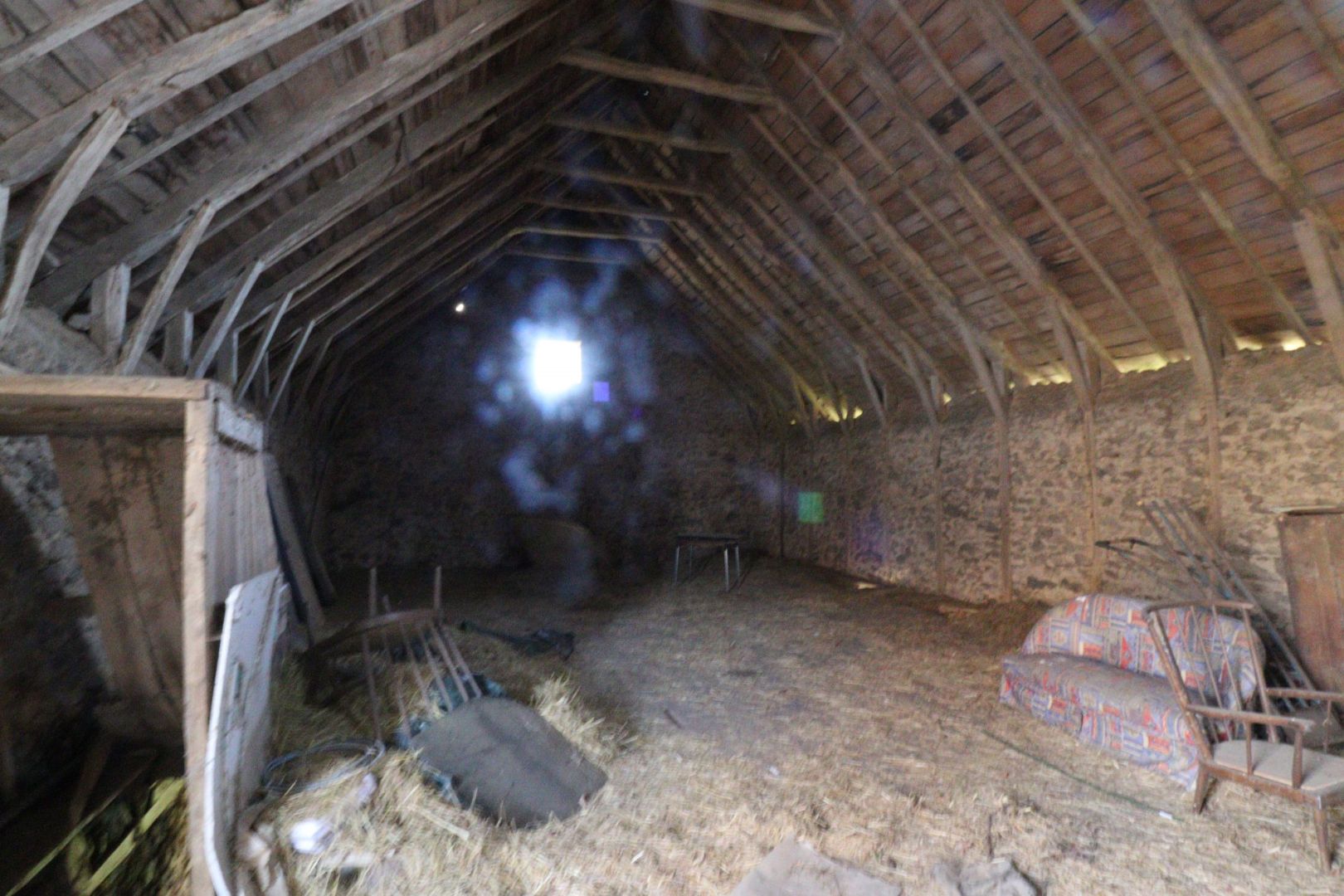 Photo CORREZE. Proche NEUVIC. Belle grange en pierre avec terrain de 2 194m2. image 4/6