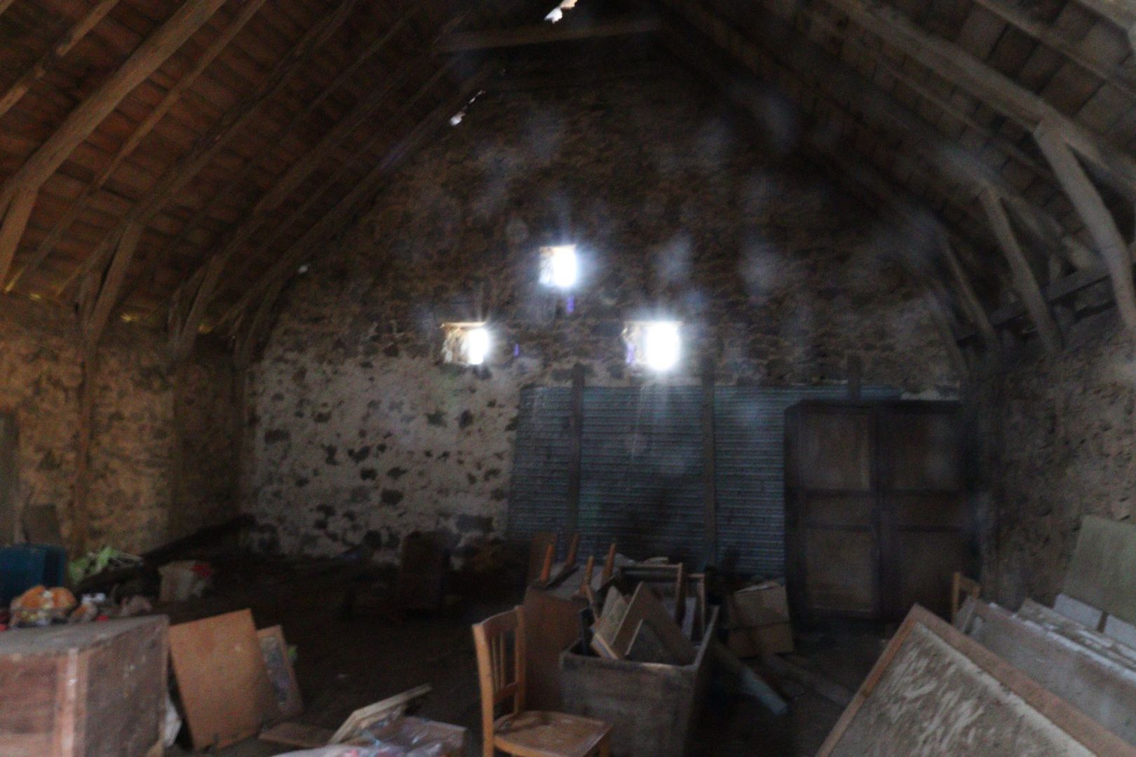 Photo CORREZE. Proche NEUVIC. Belle grange en pierre avec terrain de 2 194m2. image 5/6