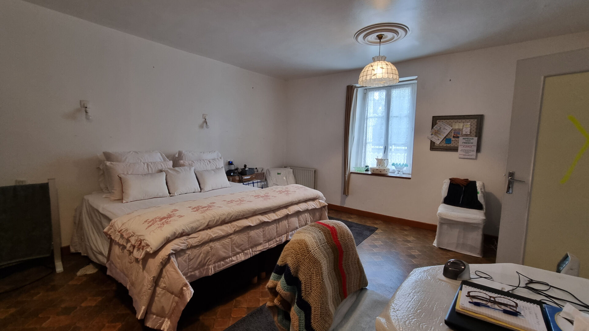 Photo COTES D'ARMOR, Maison de village mitoyenne de 4 chambres avec grange attenante, tout à rénover, toiture neuve image 5/6