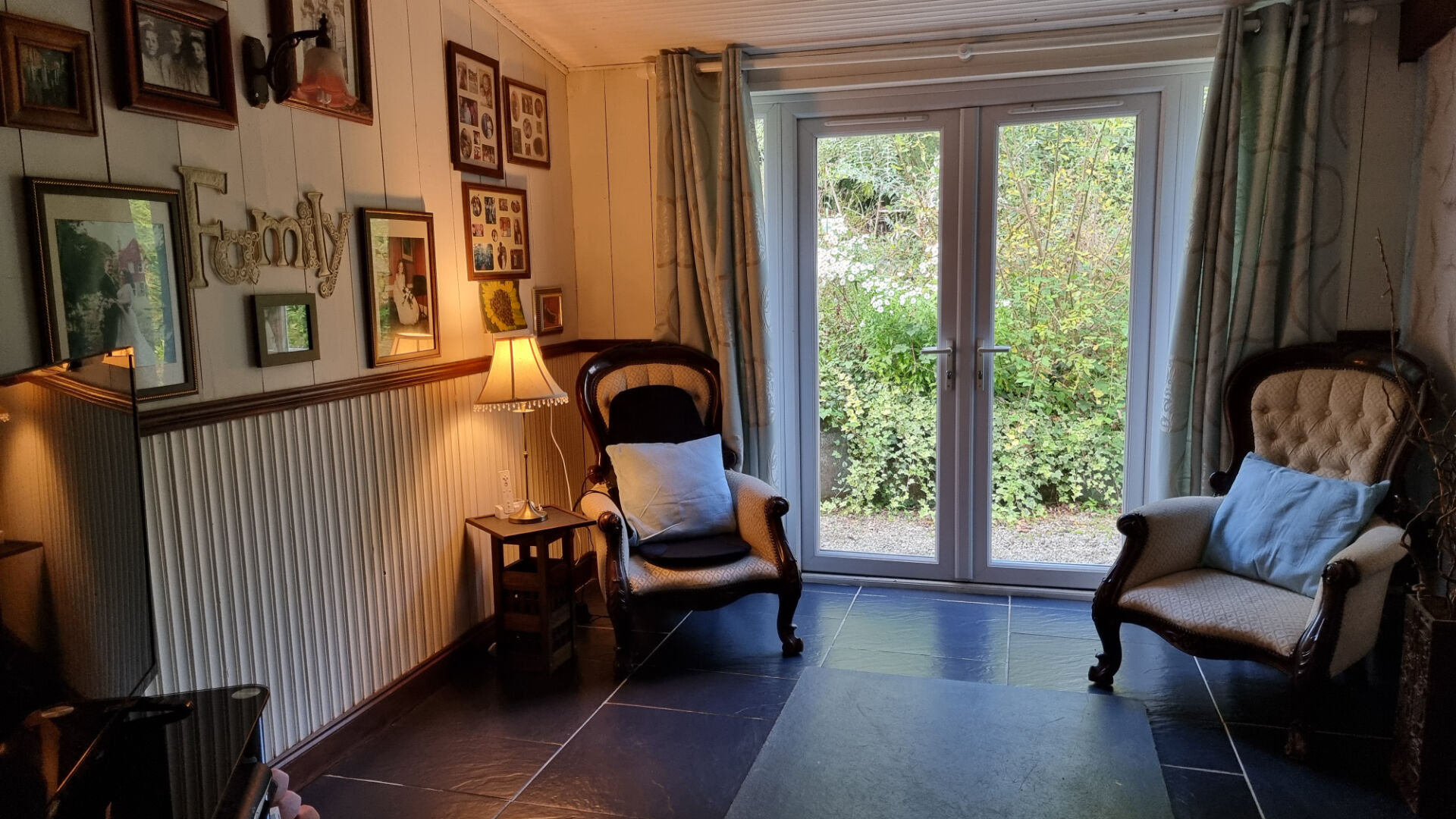 Photo MORBIHAN, Longère de 3 chambres et deux maisons d'une chambre, piscine hors sol chauffée, situation calme, proche Baud image 4/6