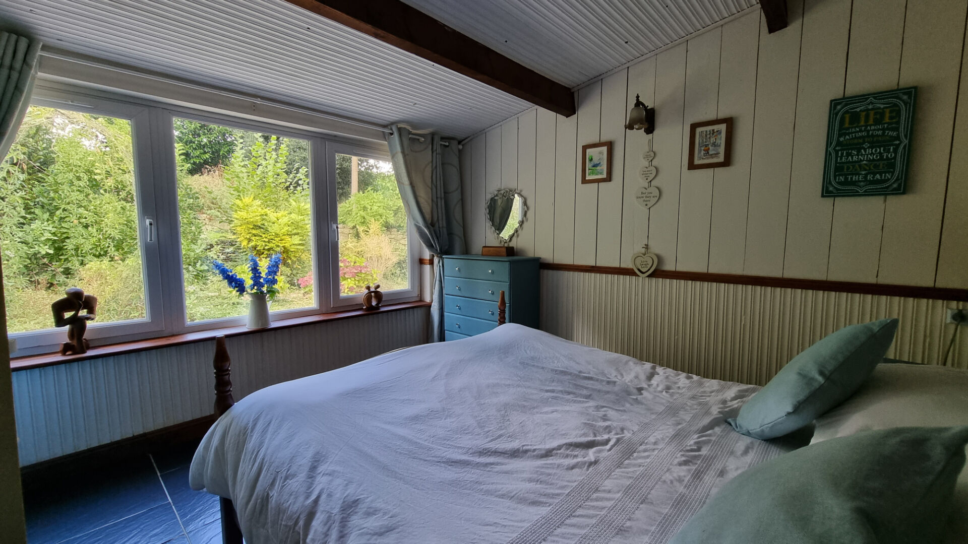 Photo MORBIHAN, Longère de 3 chambres et deux maisons d'une chambre, piscine hors sol chauffée, situation calme, proche Baud image 5/6