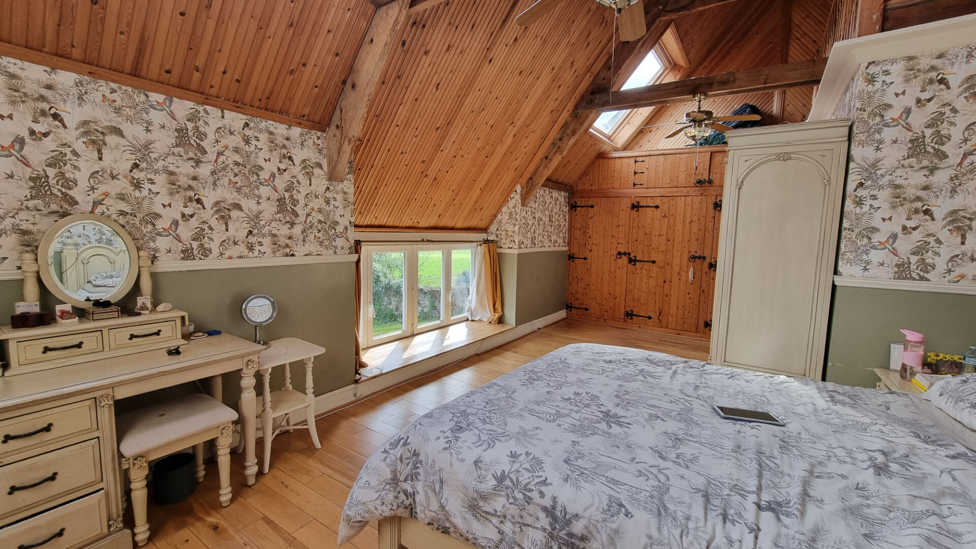 Photo MORBIHAN, Longère de 3 chambres et deux maisons d'une chambre, piscine hors sol chauffée, situation calme, proche Baud image 6/6