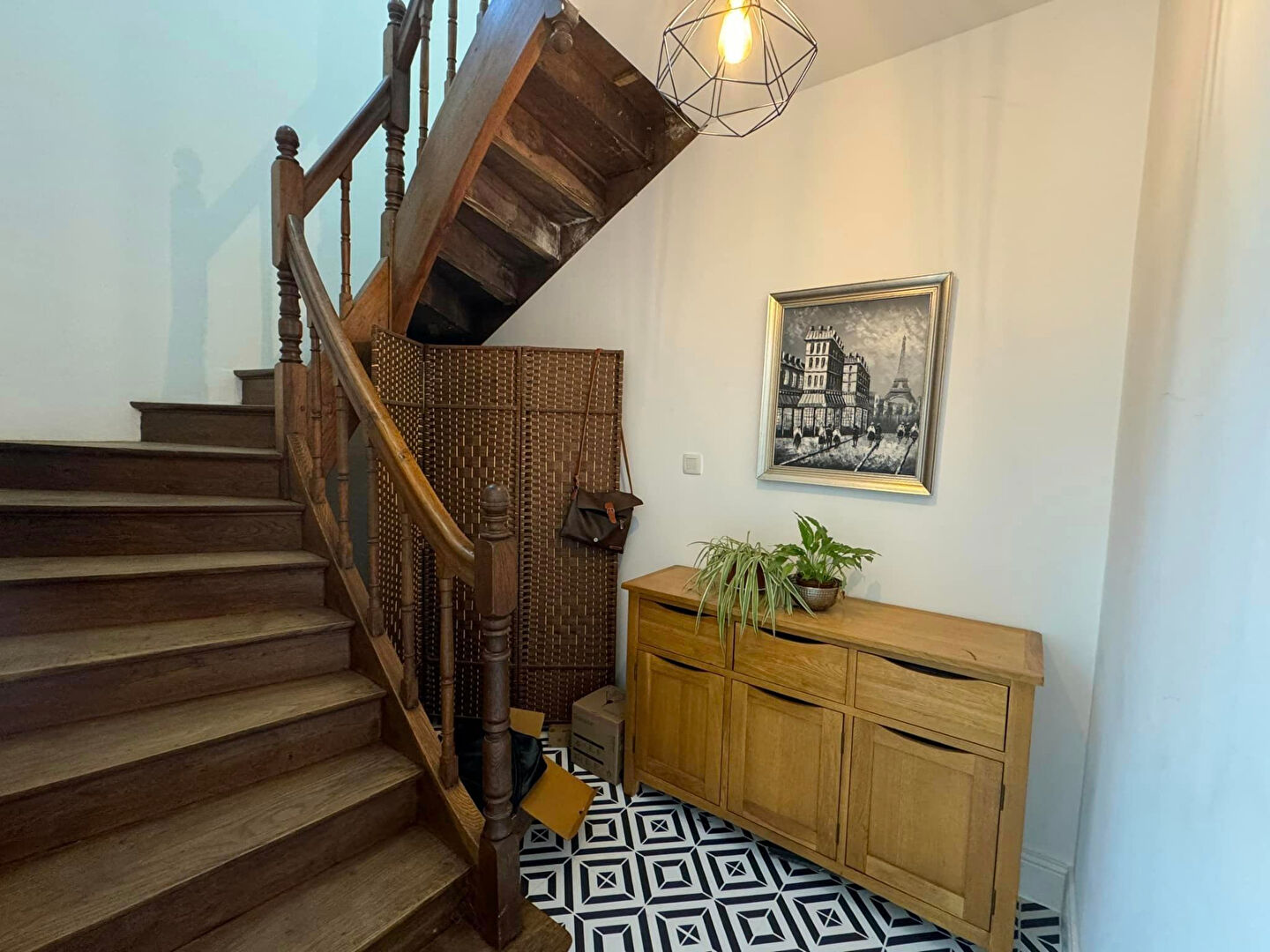 Five-bedroom property in Haute-Vienne, Nouvelle-Aquitaine, featuring a wooden staircase and stylish interior design.