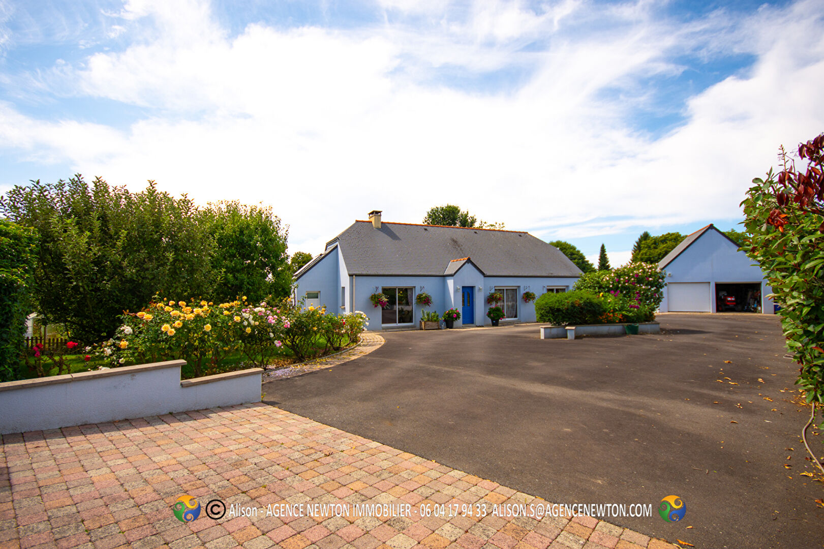 ILLE ET VILAINE, Les Portes du Coglais, près de Fougères.  Maison plein pied 3 chs Etang privé, bois, champ, jardins, 1,4 hectares