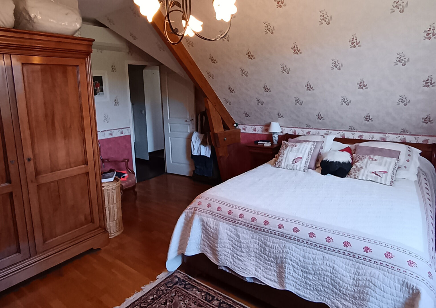 Photo ESSONNE, 40k sud du Paris, Maison Meulière de 7 Chambres, piscine, presque 1 hectare du terrain image 6/6