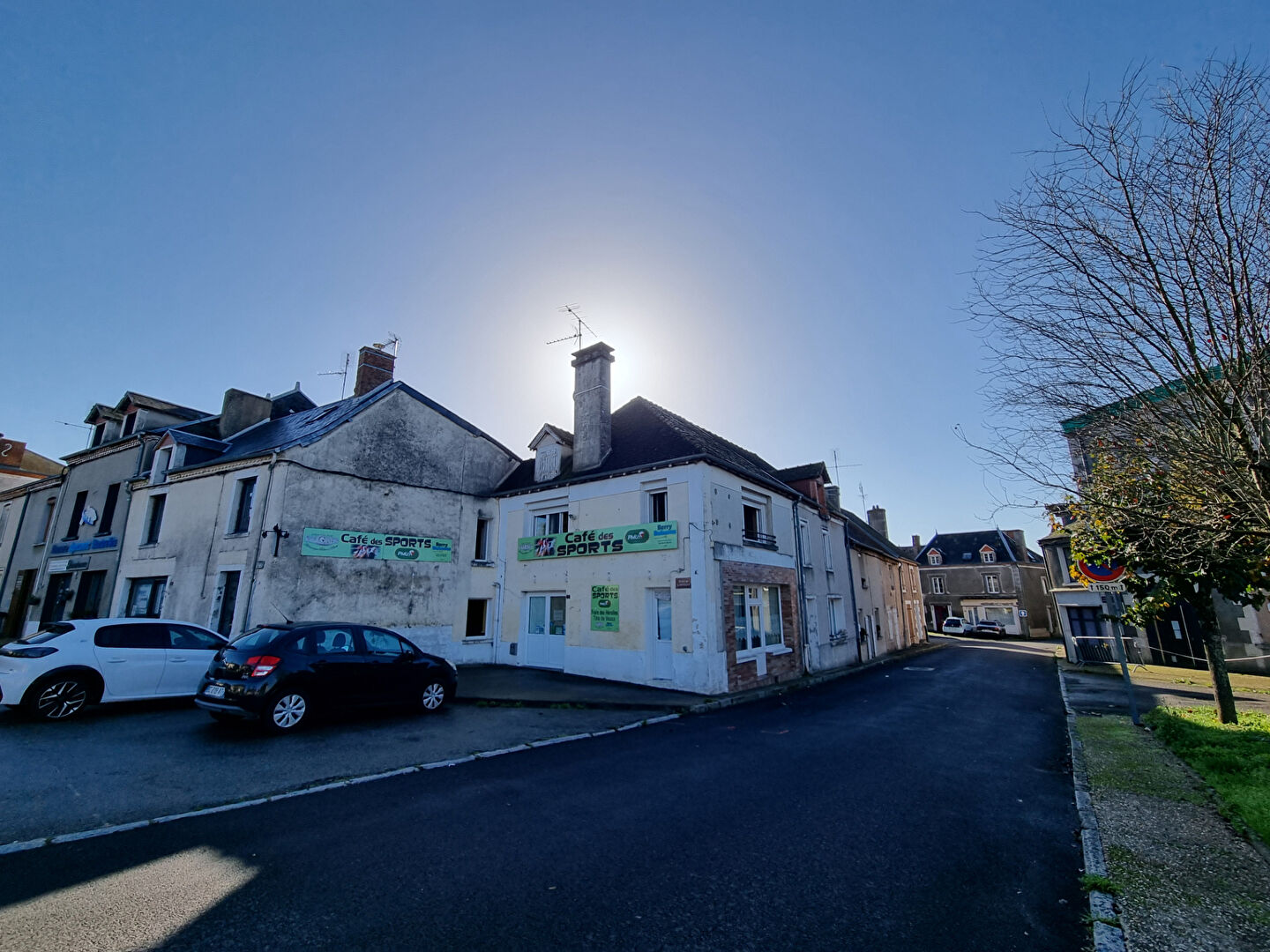 HAUTE VIENNE - Lussac-les-Eglises - Ancien bar/restaurant avec logement au-dessus et maison séparée d'une chambre