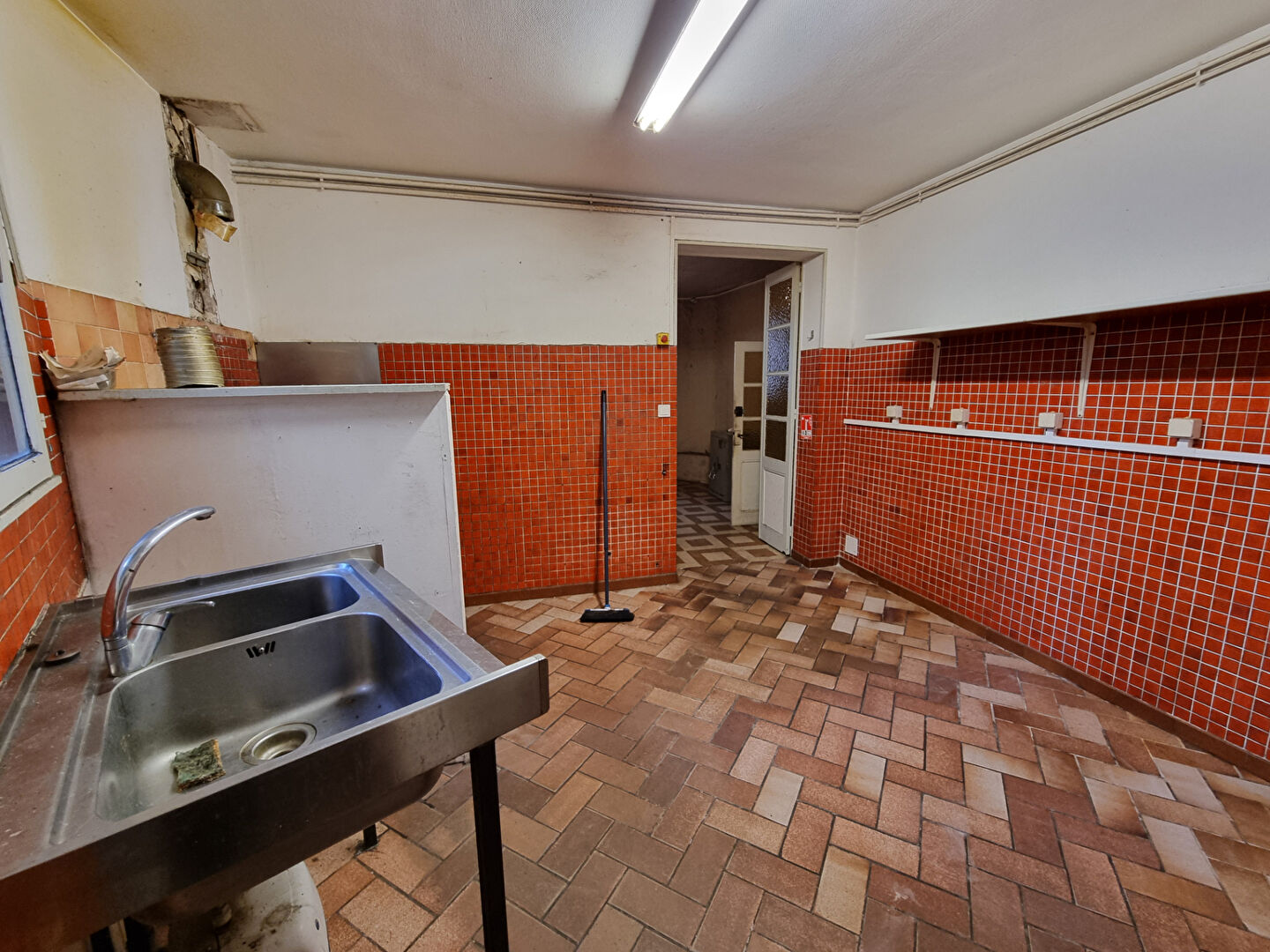 Photo HAUTE VIENNE - Lussac-les-Eglises - Ancien bar/restaurant avec logement au-dessus et maison séparée d'une chambre image 6/6