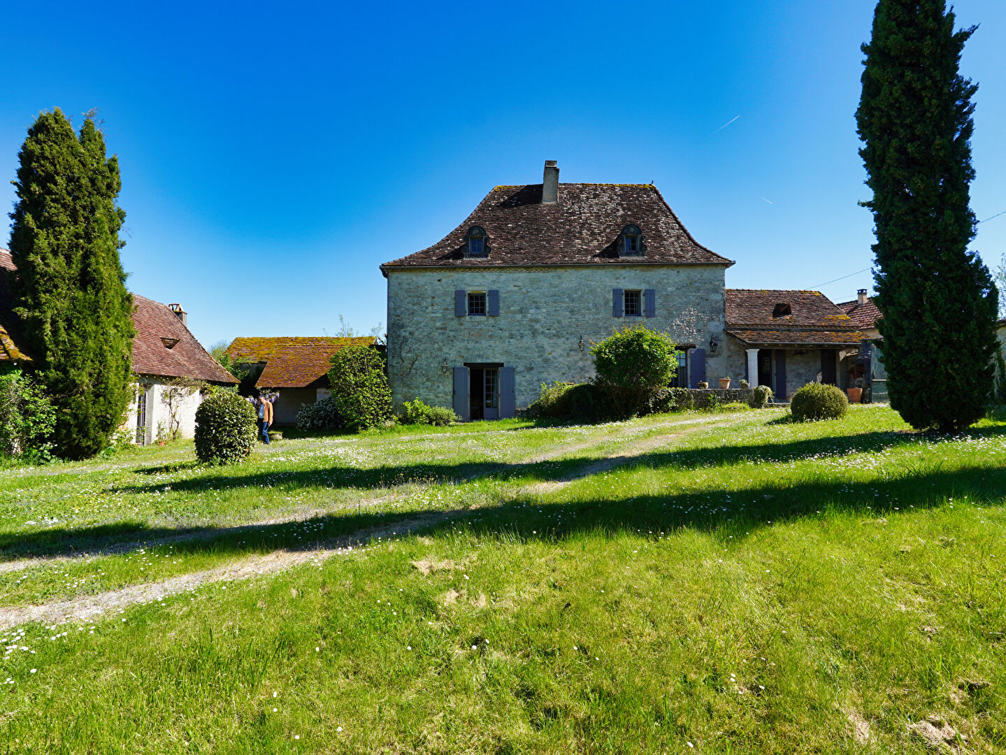 Photo DORDOGNE - Proche de Thenon - Belle Perigourdine avec 4 chambres et des vues sur la campagne image 2/6