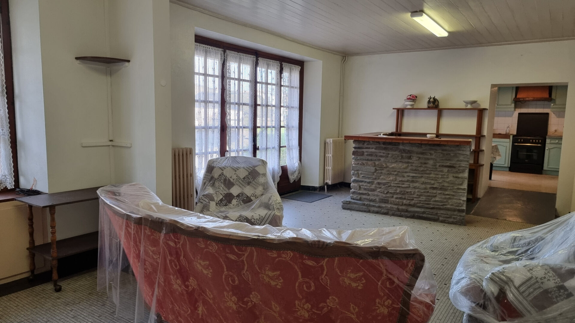 Photo MORBIHAN, Rohan, Maison mitoyenne en pierre de 3/4 chambres, à côté du canal de Nantes à Brest image 4/6