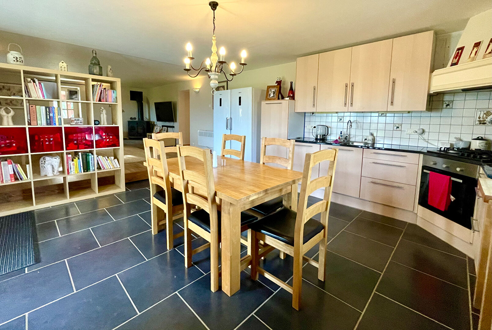 Photo LOT-proche PUY L'EVEQUE  (130m2), 3 chambres,  avec,vue,piscine et dependances sure un terrain de  1.8 ha. image 4/6