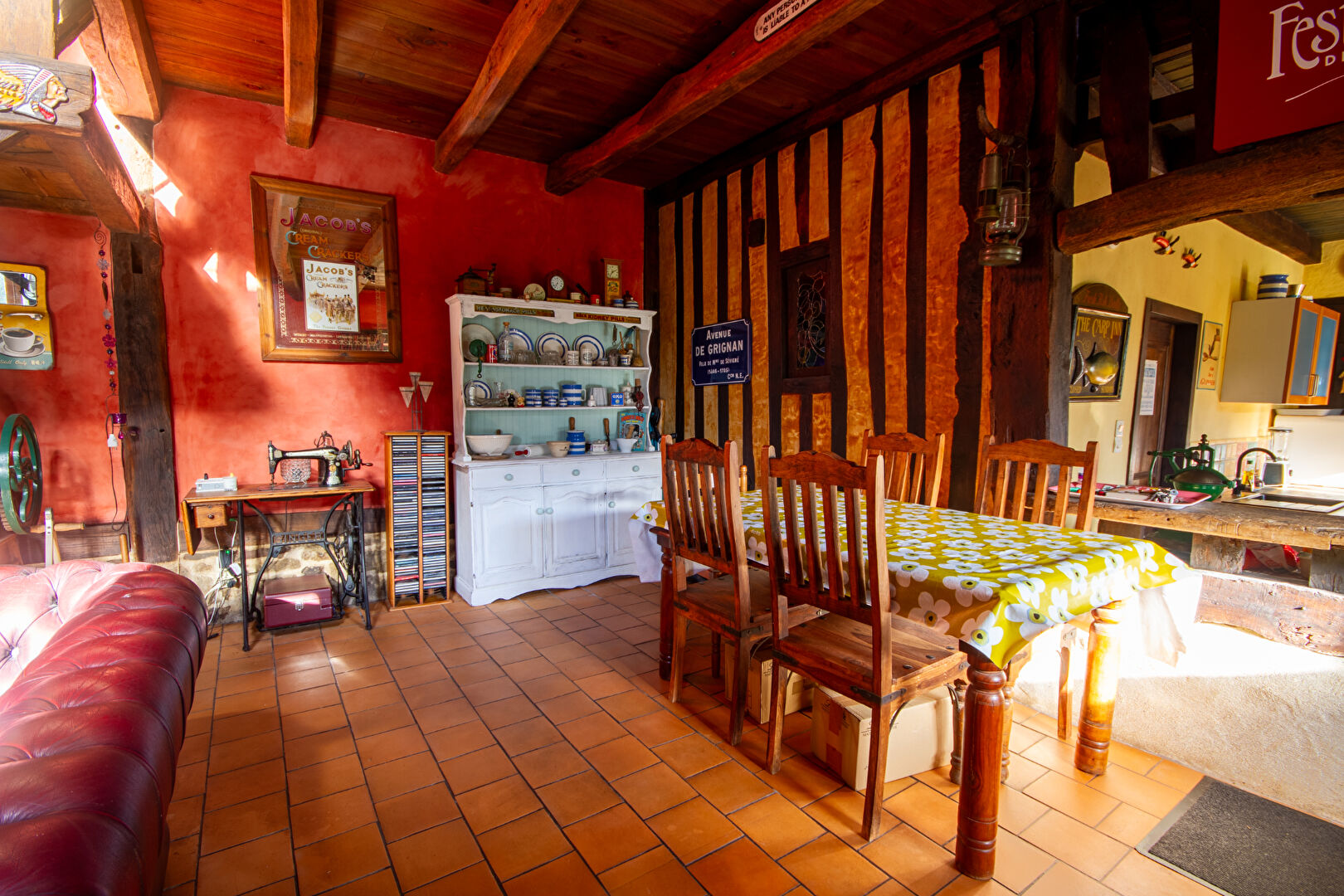 Photo MANCHE: Maison de caractère et gîte dans une campagne paisible a Isigny Le Buat. image 5/6