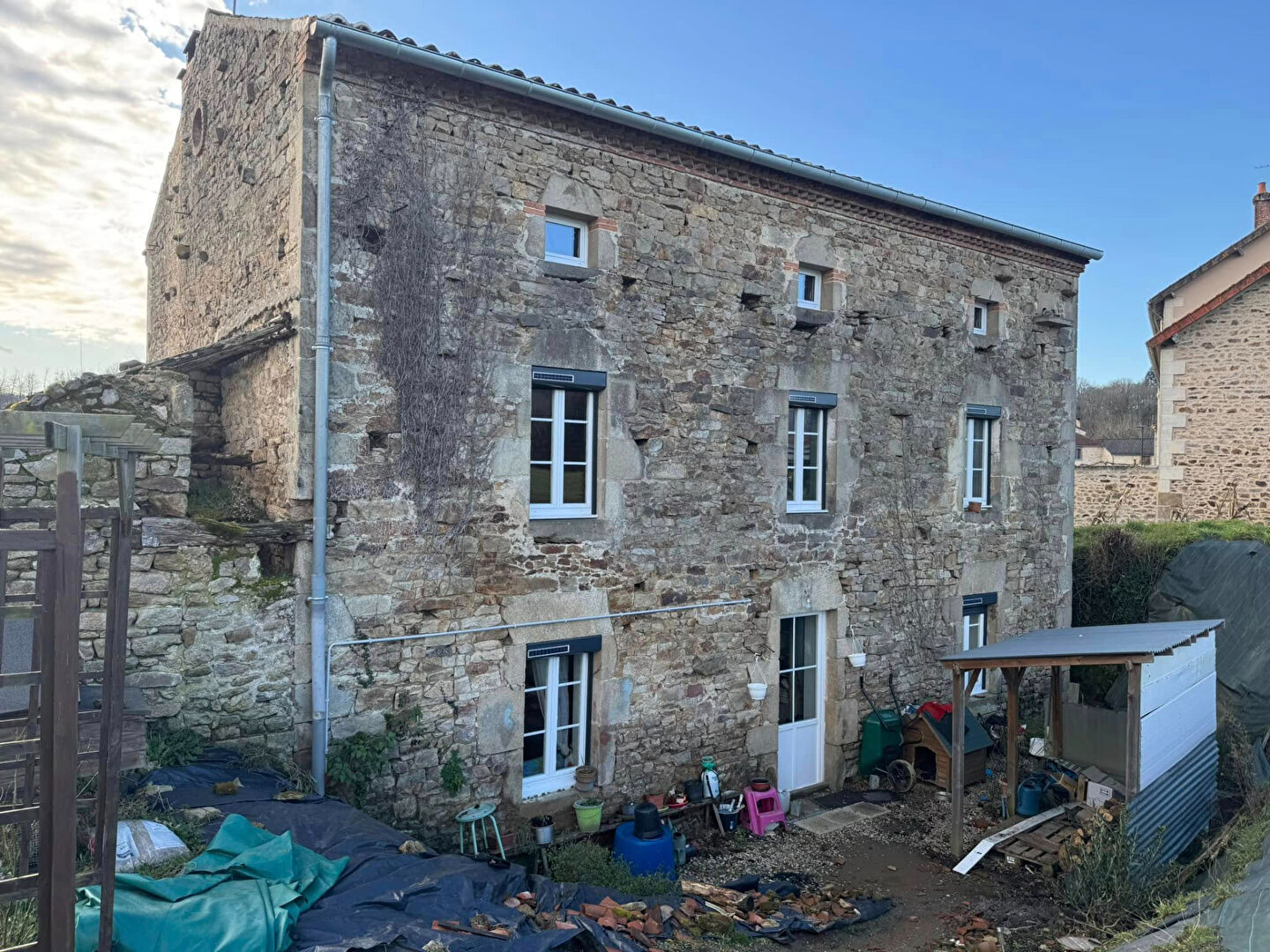 Photo HAUTE VIENNE - SYMPATIQUE MAISON DE CAMPAGNE indépendante sur grand terrain de 5332m² avec divers abris. image 2/6