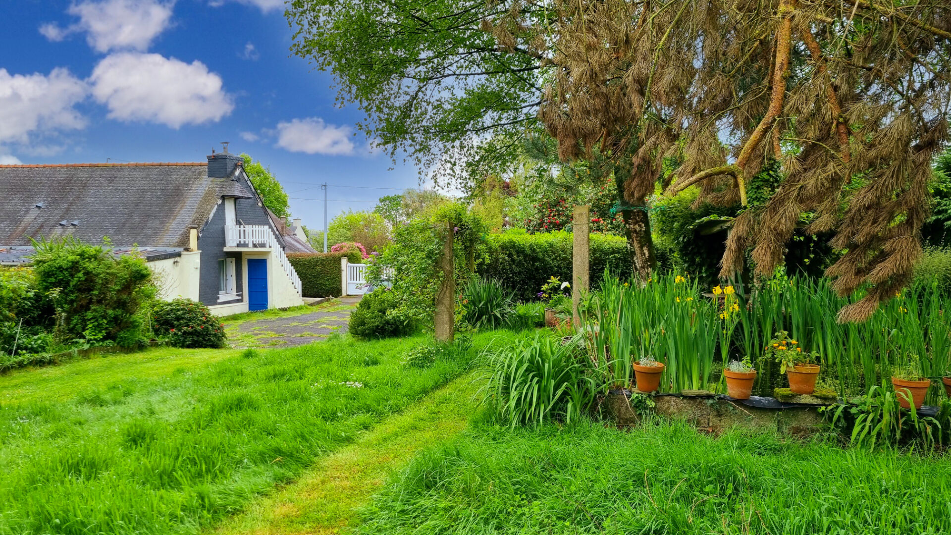 Photo CÔTES D'ARMOR Maison avec garage, terrain, puits, et dépendances image 1/6