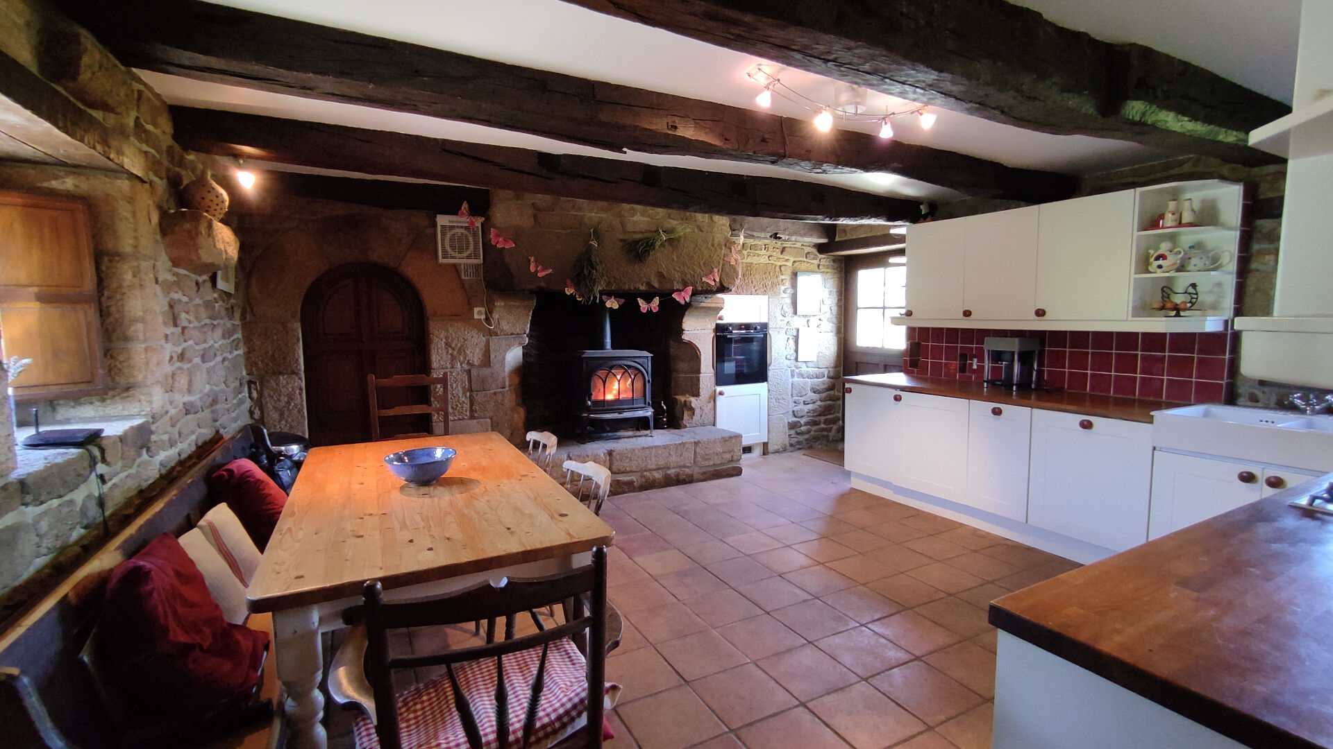 Photo MORBIHAN, Melrand, Magnifique maison, toit de chaume, trois chambres et terrain image 3/6