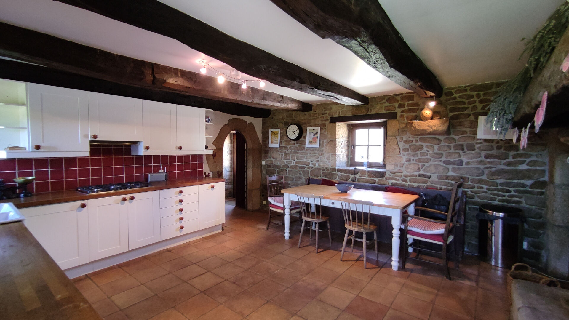 Photo MORBIHAN, Melrand, Magnifique maison, toit de chaume, trois chambres et terrain image 4/6