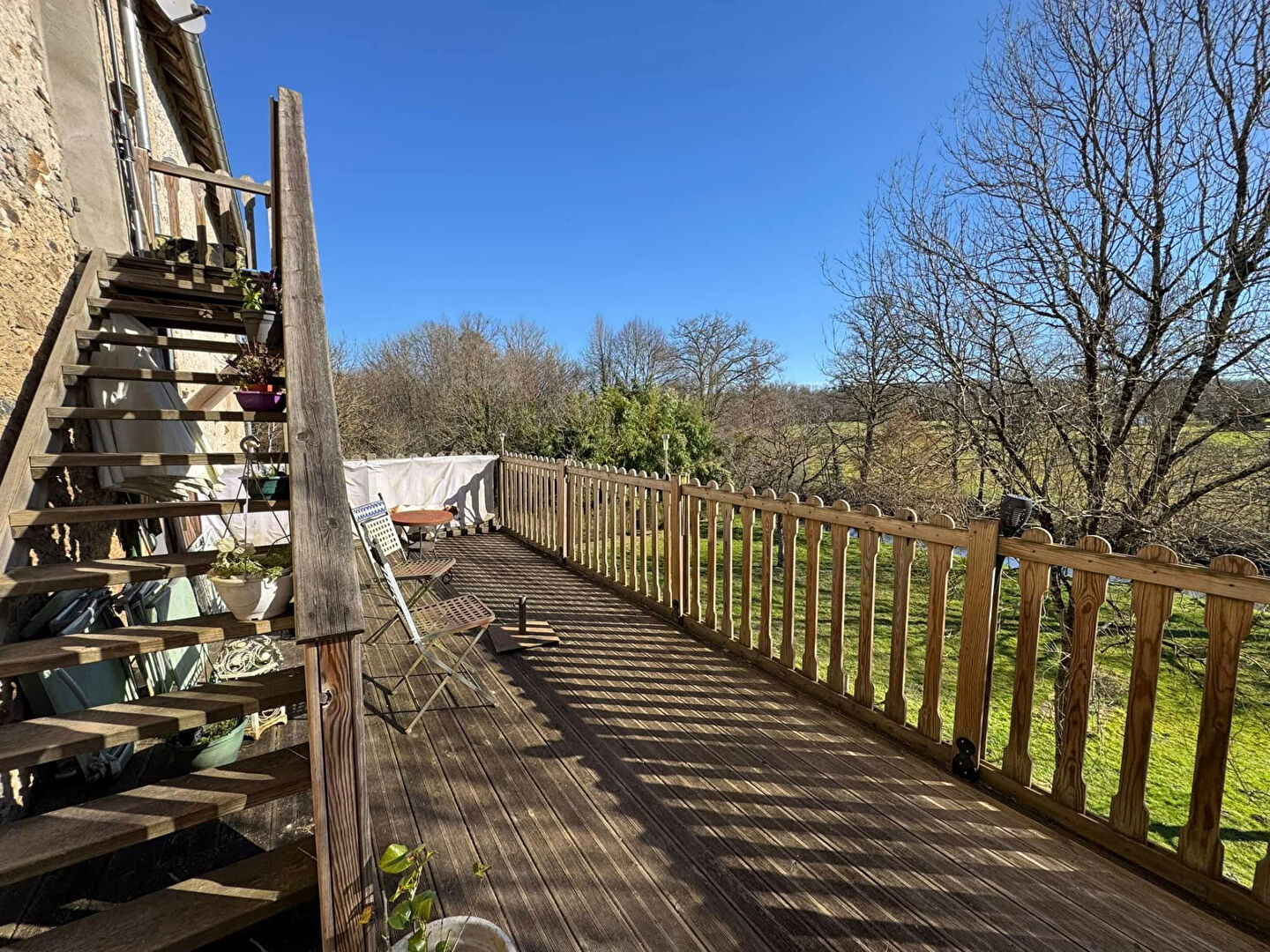 Photo HAUTE VIENNE - Belle petite maison en pierre au bord de l'eau image 4/6