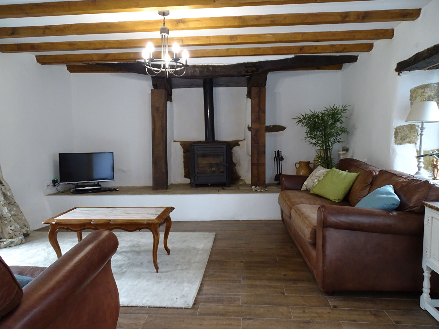 Photo COTES D'ARMOR Bourbriac, une maison indépendante de 2 chambres avec un garage indépendant et 2343m2 de terrain image 3/6