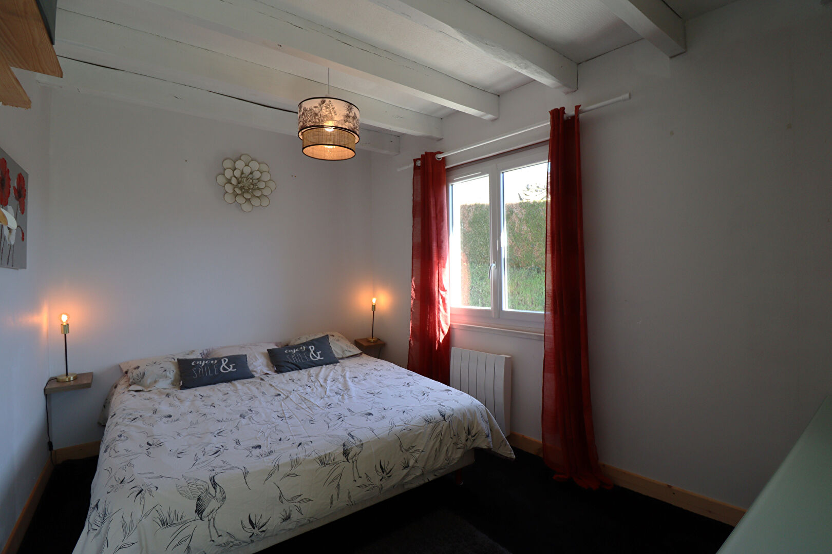 Photo CORREZE. Près de LE LONZAC. Maison en pierre avec 1 chambre, dépendance en pierre attenante et cour. image 6/6